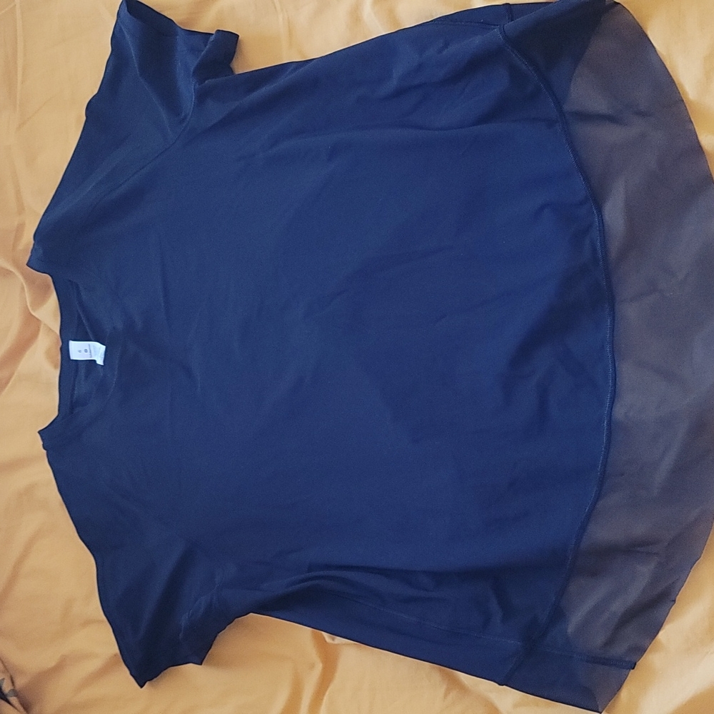 Lululemon t shirt